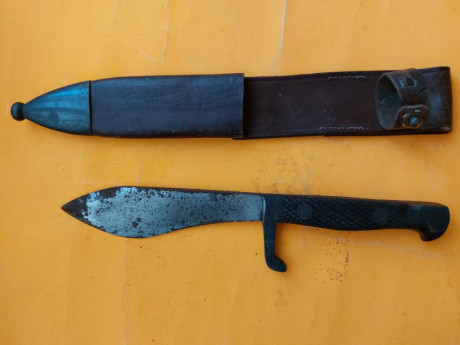 Vendo machete gres. Precio 100 euros. Telefono 667837799 00