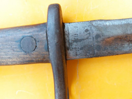 Vendo bayoneta mauser Oviedo español. Precio 125 euros. Telefono 667837799 02