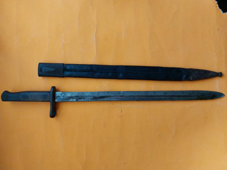 Vendo bayoneta mauser Oviedo español. Precio 125 euros. Telefono 667837799 00
