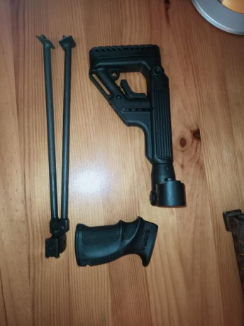 Hola. Vendo culata plegable con elevador de carrillera, bípode metálico de quita y pon sin herramientas 00
