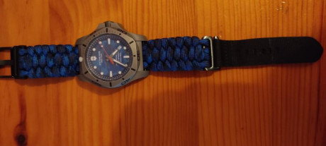 Hola. Vendo este reloj nuevo, comprado el 25 de Enero del 2023 , dos correas una de silicona y la otra 21