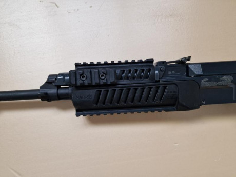 Se vende rifle CZ858 calibre 7.62x39. Tiene kit fab defense según se vé en las fotos, y freno de boca, 02