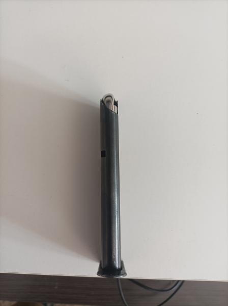 Cargador para pistola BM  en buen estado precio 30 +envío  esta en Madrid 00