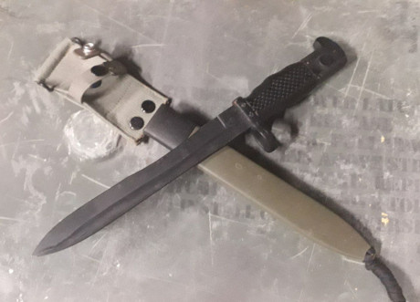 Vendo bayoneta nueva a estrenar para FUSA CETME modelo C y mosquetón FR8. 45 euros no negociables. Se 01