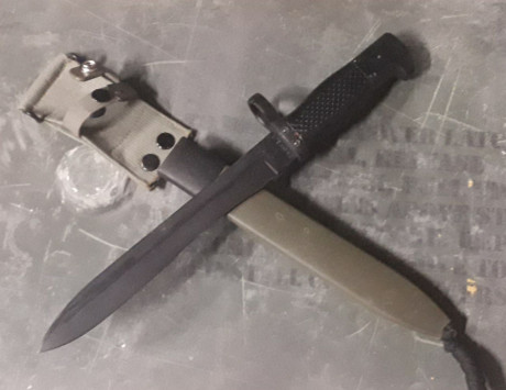 Vendo bayoneta nueva a estrenar para FUSA CETME modelo C y mosquetón FR8. 45 euros no negociables. Se 00