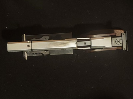 Vendo WALTHER SSP-E  22LR disparador electrónico , se entrega con su maletín original , dos cargadores, 02