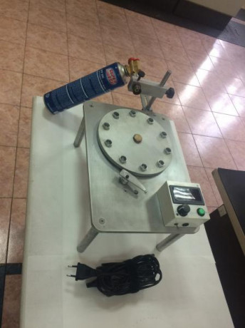 Hoy he estado repasando todos los cachivaches q he fabricado para esto del tiro y son un montón.
Maquinas 01