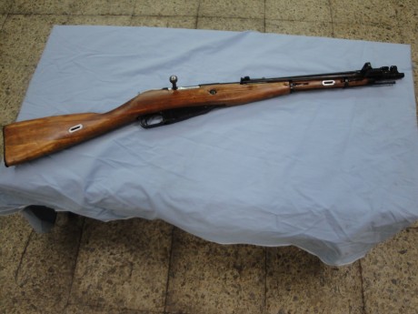 Hola compañeros. Podria alguien indicarme que caracteristicas posee el Mosin Nagant 91/30 de francotirador, 20
