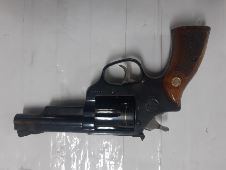 Revolver astra bien cuidado es de un amigo está guiado en A precio 170 euros se encuentra en Torrejón 02