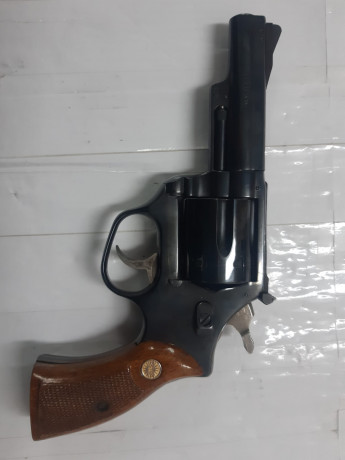 Revolver astra bien cuidado es de un amigo está guiado en A precio 170 euros se encuentra en Torrejón 01