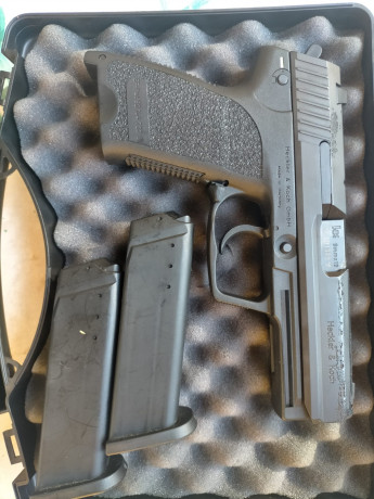 Un amigo me pide que le anuncie esta HK USP del calibre 9 pb.

El arma esta en perfecto estado y funciona 01