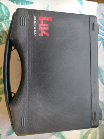 Un amigo me pide que le anuncie esta HK USP del calibre 9 pb.

El arma esta en perfecto estado y funciona 22