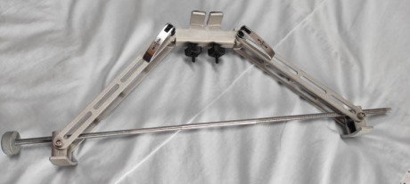 Buenas tardes, busco bípode de calidad para arma larga calibre .308, preferiblemente con enganche a tetón. 21