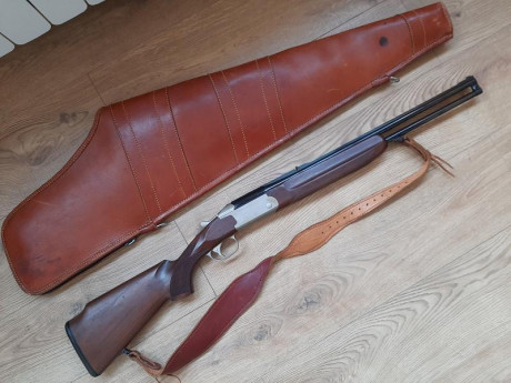 *Se vende:* 

 *Rifle express TIKKA  modelo 412 S, calibre 9,3 x 74.* 
+ visor Hakko 1,5-6x42 con monturas 00