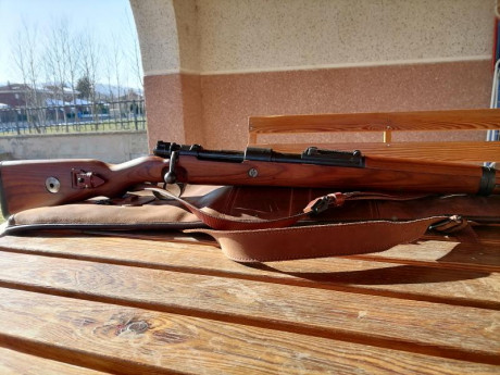 Me desprendo de esta curiosa unidad de kar98 denomianacion dual bcd/ar. El rifle solo tiene punzones alemanes, 01