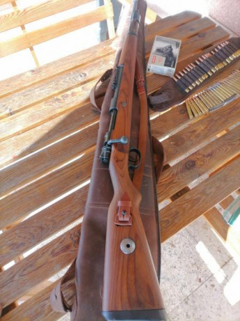 Me desprendo de esta curiosa unidad de kar98 denomianacion dual bcd/ar. El rifle solo tiene punzones alemanes, 00
