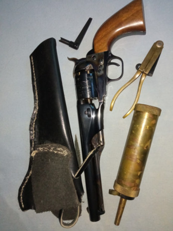 Vendo Uberti 0050 acero jaspeado .36 como nuevo.
Me vino de un cambio y no lo he usado ni lo voy a usar.

Con 00