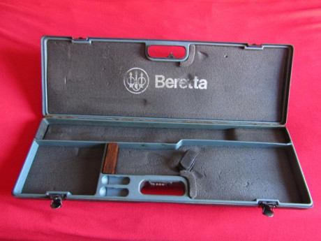 Hola. Vendo este maletín de Beretta para superpuesta, con cerradura de combinación, usado pero en buen 01