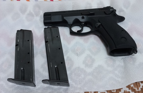    ***Vendida, gracias a todos por el interés ***   

Vendo Cz 75 D Compact (en USA la denominan PCR, 01