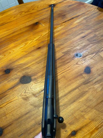 Buenas tardes. Un amigo mío me ha dicho que si puedo ponerle éste rifle en venta. Es un blaser R8 calibre 31