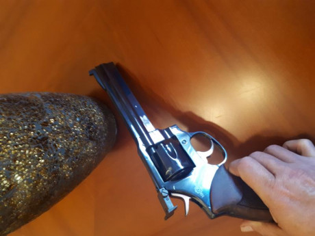 Pongo en venta este magnífico revólver en un estado excepcional solo venta pocas cosas hay que comentar 20