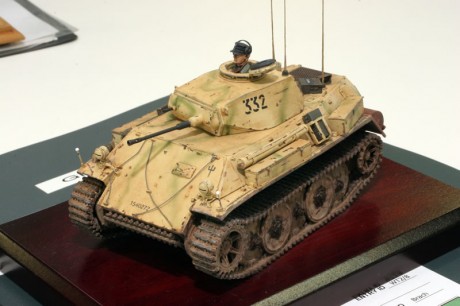 Abro este hilo ya que no puedo trasladar el de maquetas en conversación general, y porque pretendía dar 70
