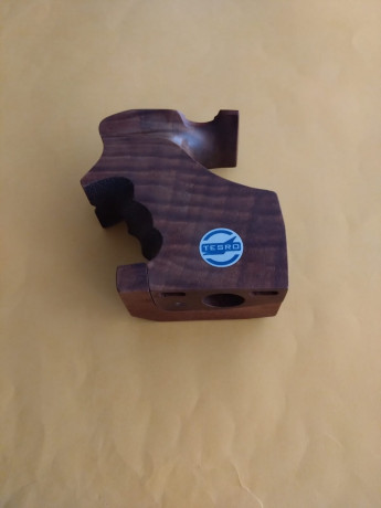 Hola, tengo una empuñadura o cacha de pistola deportiva Tesro , modelo TS32, que es la misma empuñadura 02