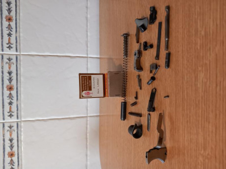 Se vende despiece de Star 9 mm L,  GC, por 100 €. o se cambiaría por visor de 25 aumentos mínimo y retícula 00