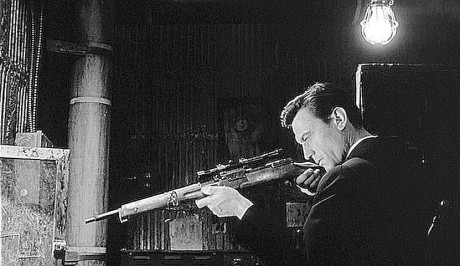 Compañeros,

En vista de las ganas de algunos (Elcafe, Wilcow, Vrakk, etc) por adivinar armas de películas 150