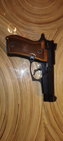 Compro beretta cheetah 81FS del 32 acp 7,65 browning, si es en F mejor. 

Saludos 40