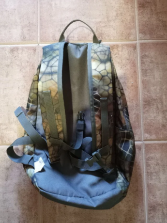 Mochila de caza decathlon (casi nueva) y Bolso Bandolera (usada) MILTEC One Strap Assault negro Capacidad 01
