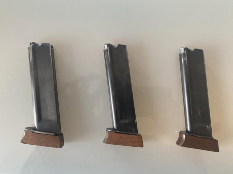 Muy buenas tardes, 
Vendo cargadores de Astra TS22. 
Perfecto funcionamiento.
Los tres 55€. envío a cargo 01