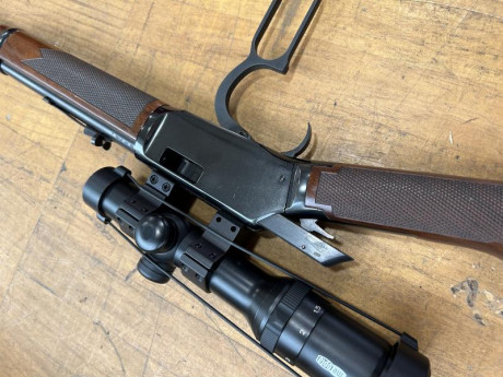 En venta este WINCHESTER 9422 en 22magnum (sin el visor) que no ha disparado más de 300 tiros y es de 02