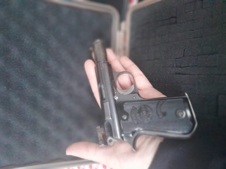 Se vende Astra 4000 modelo Falcon del calibre 380.( 9 corto ).

GUIADA EN F!!!!

Interesados 601984996 00