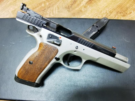 Vendo Pistola CZ 75 Tactical sport, con 3 cargadores, maletin original, Alza graduable. unico propietario, 00