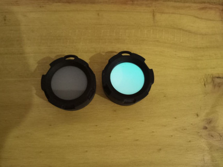 Vendo dos filtros blanco/rojo para linternas OLIGHT para linternas con cabezal de 63 mm como Javelot Pro, 01