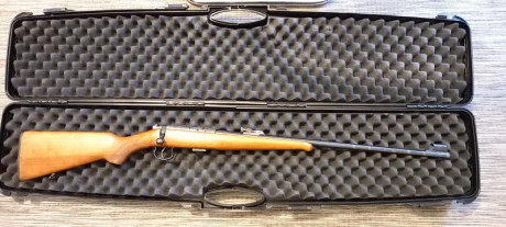 Carabina de cerrojo marca BRNO modelo n°2  calibre 22 lr , longitud de cañón 63 cm peso 3 k  su estado 02