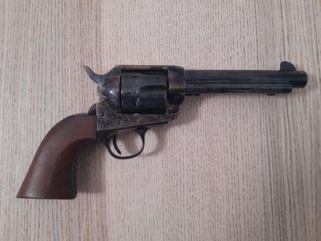 Vendo Colt Cattleman 5'5" en .45LC de Fili Pietta.
Guiado en F.
Se encuentra en perfecto estado de 01