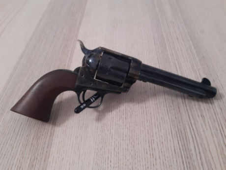 Vendo Colt Cattleman 5'5" en .45LC de Fili Pietta.
Guiado en F.
Se encuentra en perfecto estado de 00