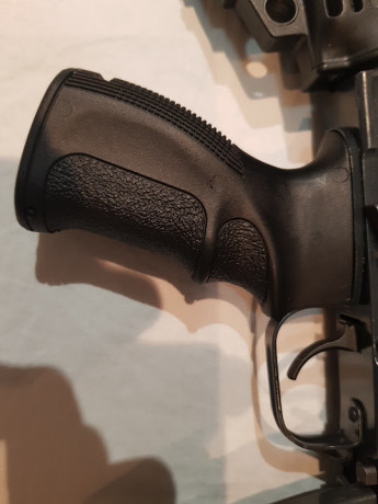 En venta este CZ858 Tactical muy customizado, calibre 7,62X39.
su precio 1.050 euros.
Esta en Madrid, 01