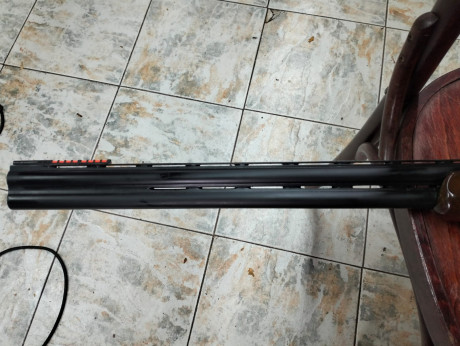 se vende escopeta en buen estado kromson con dos cañones unos de 74 cm F.O.32 BLACK y otros de 63 D´OR 01