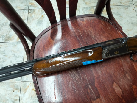 se vende escopeta en buen estado kromson con dos cañones unos de 74 cm F.O.32 BLACK y otros de 63 D´OR 00