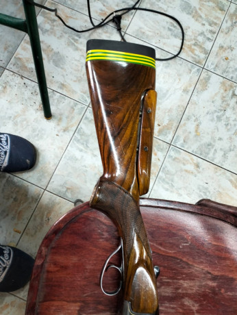 se vende escopeta en buen estado kromson con dos cañones unos de 74 cm F.O.32 BLACK y otros de 63 D´OR 11
