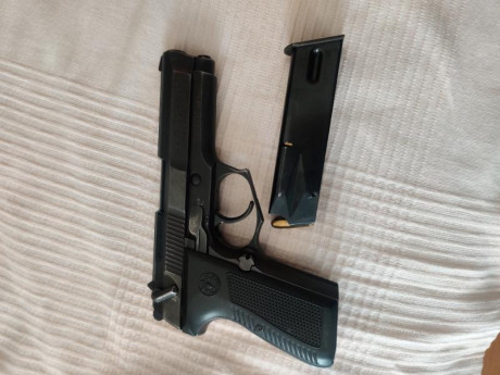 Vendo Llama M-82 en buen estado. Un solo cargador. Guiada en A. Regalo caja de munición de 25 cartuchos. 01