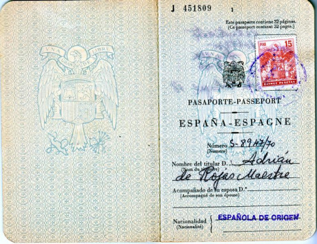  EN RECUERDO Y HOMENAJE A LOS QUE YA NO ESTÁN. 

Si pones en  GOOGLE   PASAPORTES EN LA MEMORIA  da igual 131