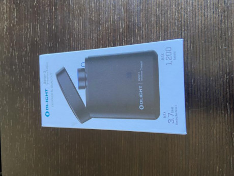 Procedente de sorteo, solo abierta para probarla. 
Muy potente, hasta 1200 lumenes. Perfecta para EDC. 02