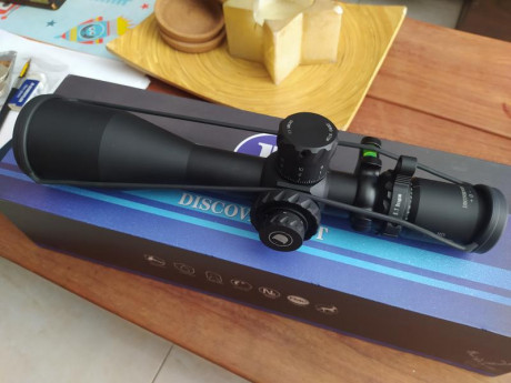 Visor , mira telescópica discovery hd 5-30x56 SFIR , se podría decir que nuevo , 150 eur . 02