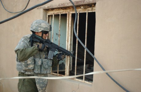 Unos datos:
https://zeroanthropology.net/2009/08/16/the-political-economy-of-the-bullet-in-afghanistan/
https://www.independent.co.uk/news/world/americas/us-forced-to-import-bullets-from-israel-as-troops-use-250000-for-every-rebel-killed-508299.html
.........................
"...estimate 60