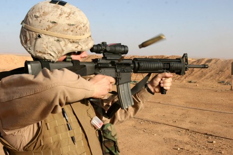 Unos datos:
https://zeroanthropology.net/2009/08/16/the-political-economy-of-the-bullet-in-afghanistan/
https://www.independent.co.uk/news/world/americas/us-forced-to-import-bullets-from-israel-as-troops-use-250000-for-every-rebel-killed-508299.html
.........................
"...estimate 90