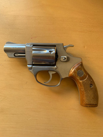 SE VENDE REVOLVER MARCA ASTRA 38 SPECIAL EN PERFECTO ESTADO, POCO USADO.
GUIADO CON LICENCIA A.
150 € 02